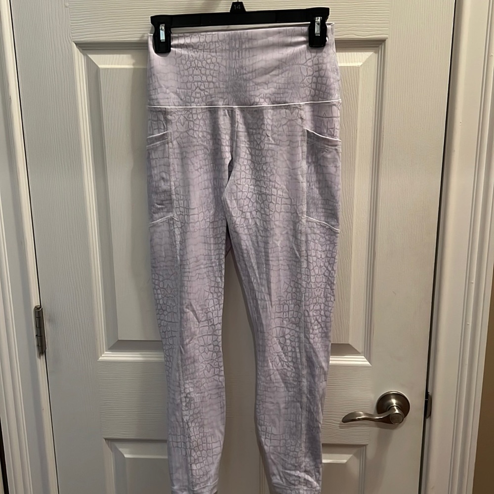 Ladies 90° leggings size medium EUC With pockets